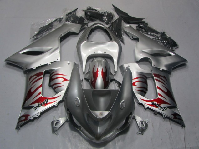 Kawasaki ZX6R 2005-2006 - Silber Rot Flamme Ninja Kawasaki ZX6R 2005-2006 - Silber Rot Flamme Ninja